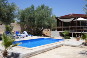 Villa with private pool, L'Ampolla, garden and air conditioning.